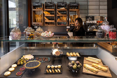 Comptoir, Bar À Manger, Epicerie Mauricette In The Sky Épicerie Fine aux Belleville
